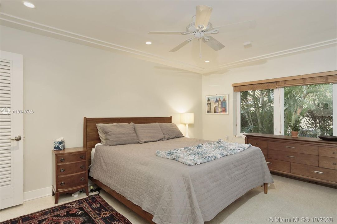 Vendido Recientemente: $625,000 (2 camas, 2 baños, 1620 Pies cuadrados)