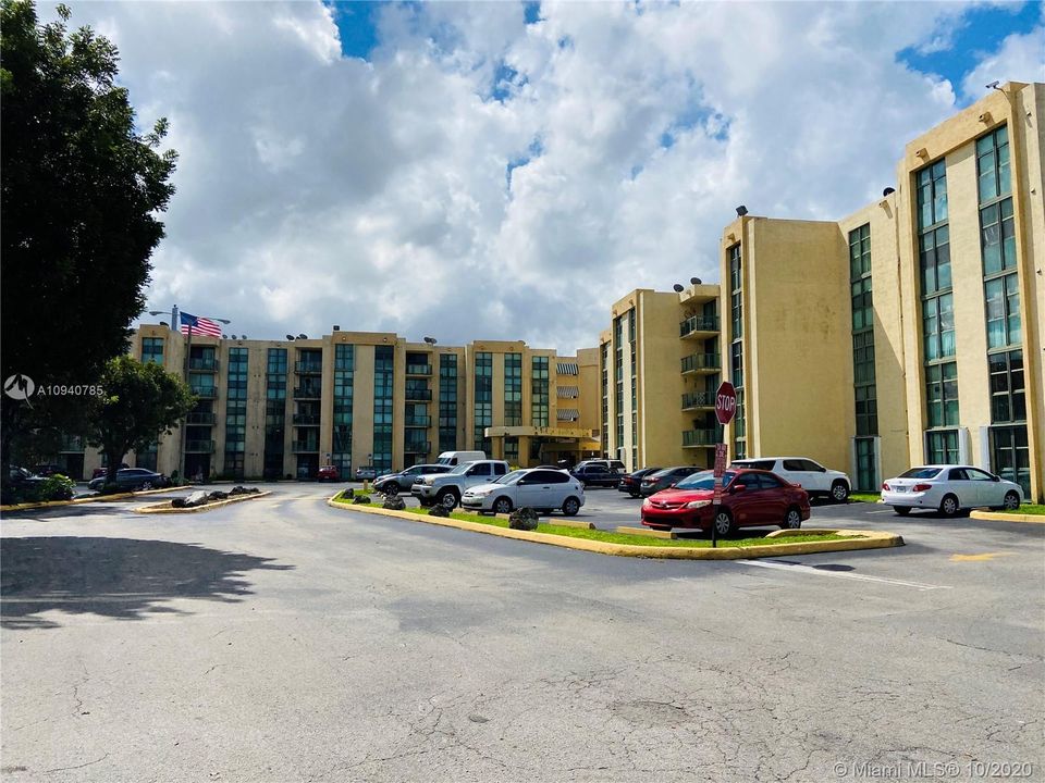 Recently Sold: $179,000 (2 beds, 2 baths, 910 Square Feet)