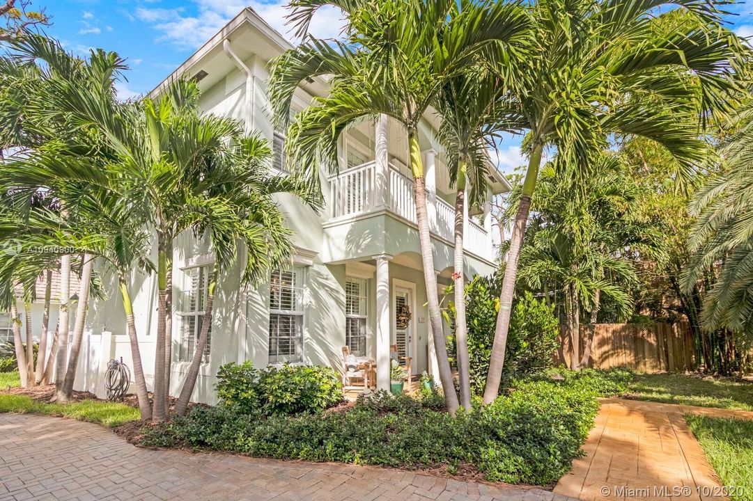 Recently Sold: $1,245,000 (4 beds, 3 baths, 3052 Square Feet)