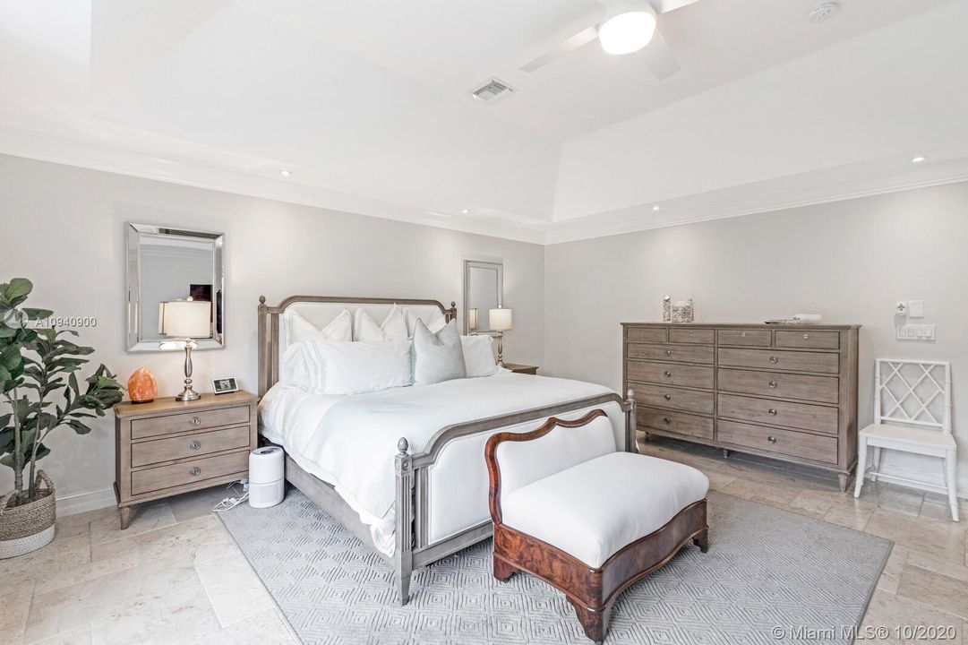 Recently Sold: $1,245,000 (4 beds, 3 baths, 3052 Square Feet)