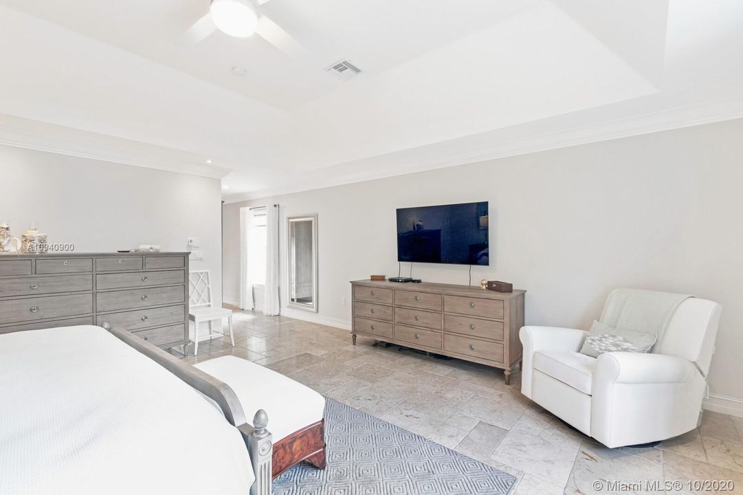 Recently Sold: $1,245,000 (4 beds, 3 baths, 3052 Square Feet)