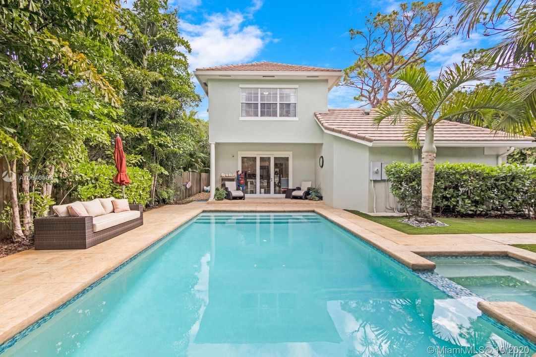 Recently Sold: $1,245,000 (4 beds, 3 baths, 3052 Square Feet)