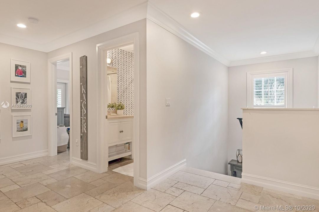 Recently Sold: $1,245,000 (4 beds, 3 baths, 3052 Square Feet)