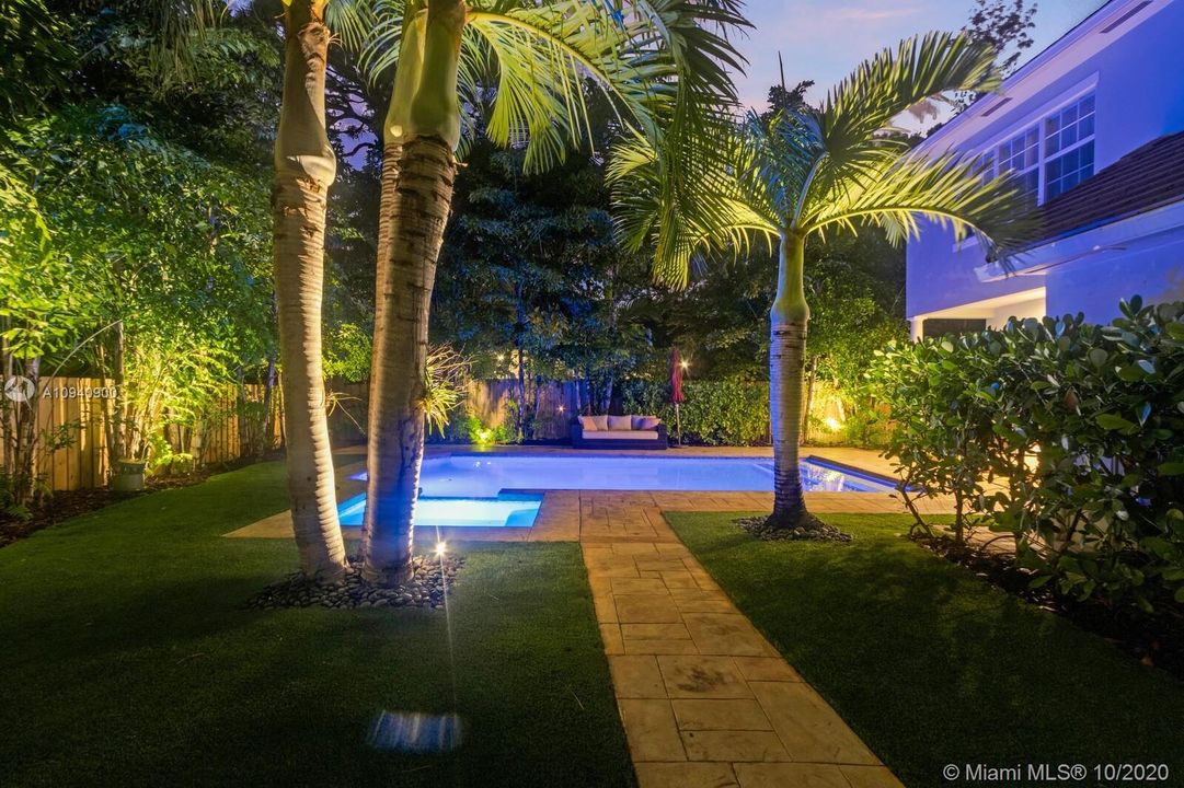 Recently Sold: $1,245,000 (4 beds, 3 baths, 3052 Square Feet)