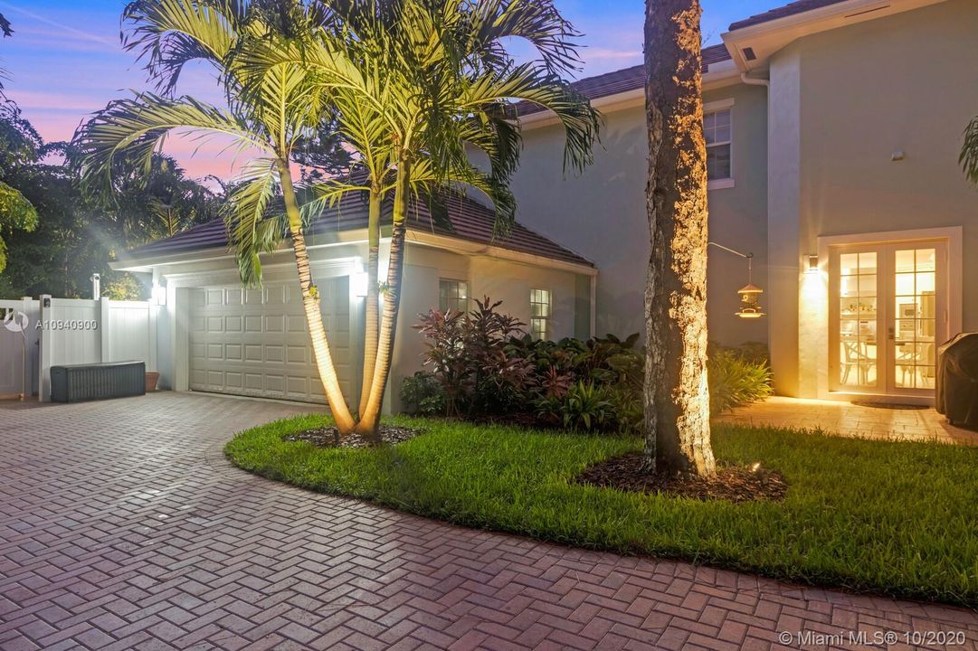 Recently Sold: $1,245,000 (4 beds, 3 baths, 3052 Square Feet)