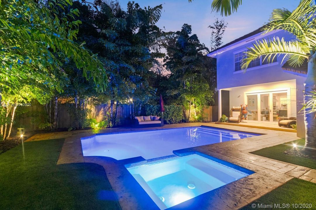 Recently Sold: $1,245,000 (4 beds, 3 baths, 3052 Square Feet)