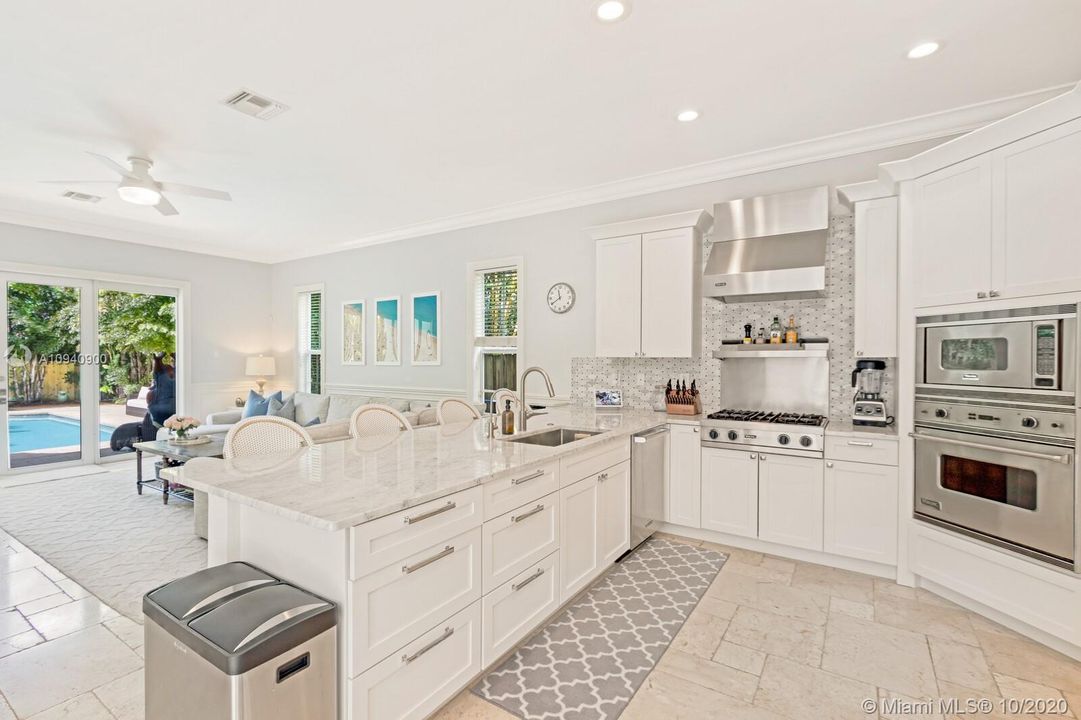 Recently Sold: $1,245,000 (4 beds, 3 baths, 3052 Square Feet)