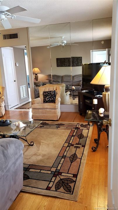 ENTRANCE TO UNIT