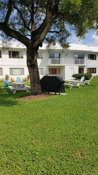 GRILL PATIO AREA