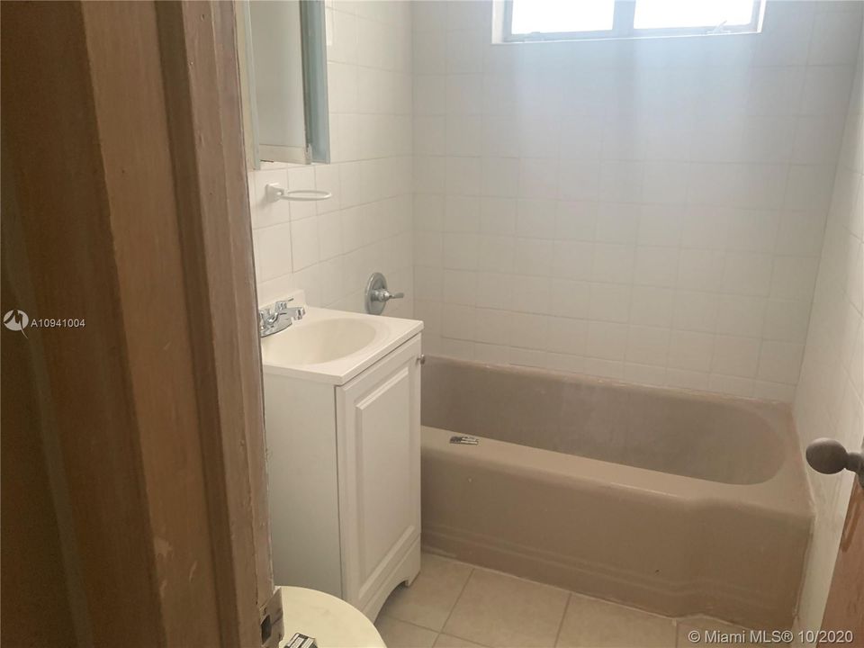 Recently Sold: $230,000 (3 beds, 1 baths, 1545 Square Feet)