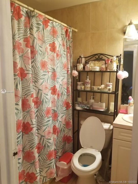 Vendido Recientemente: $275,000 (3 camas, 2 baños, 1377 Pies cuadrados)