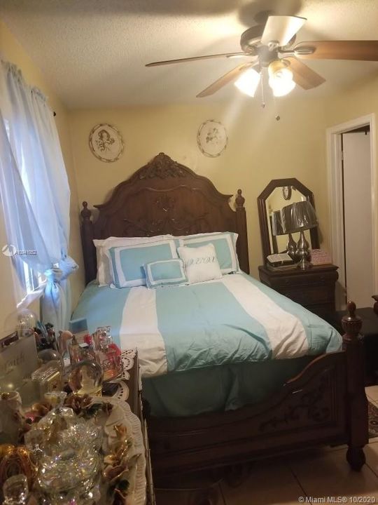 Vendido Recientemente: $275,000 (3 camas, 2 baños, 1377 Pies cuadrados)