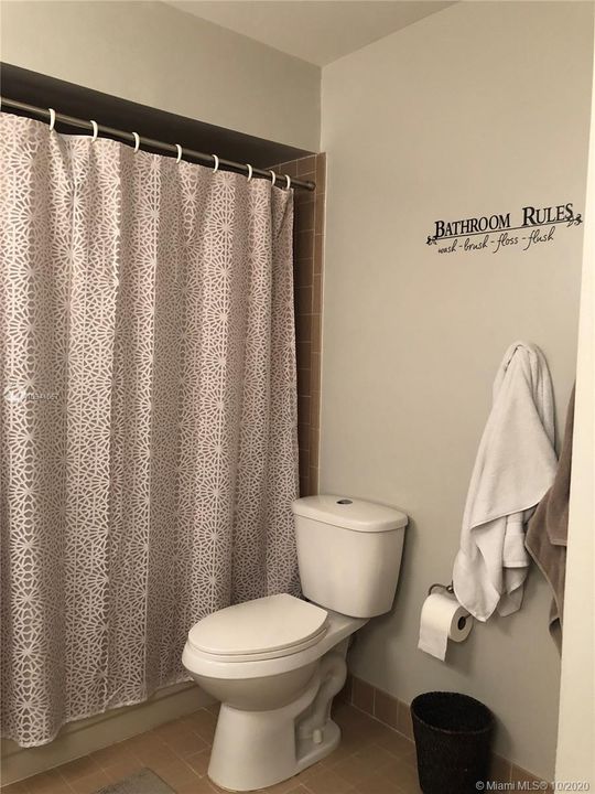 Recently Rented: $3,400 (4 beds, 2 baths, 2210 Square Feet)