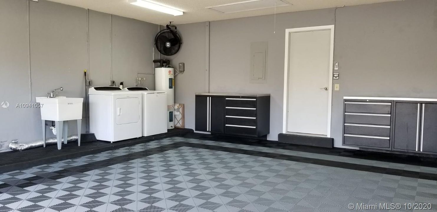 Recently Rented: $3,400 (4 beds, 2 baths, 2210 Square Feet)