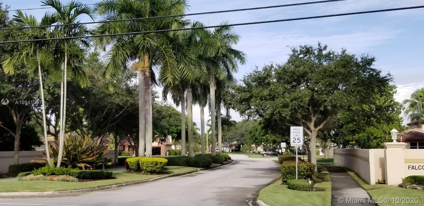Recently Rented: $3,400 (4 beds, 2 baths, 2210 Square Feet)