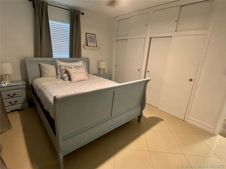 Recently Sold: $550,000 (4 beds, 2 baths, 2106 Square Feet)