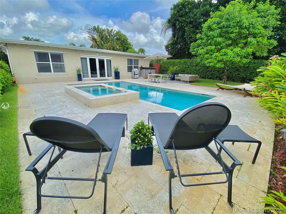 Recently Sold: $550,000 (4 beds, 2 baths, 2106 Square Feet)