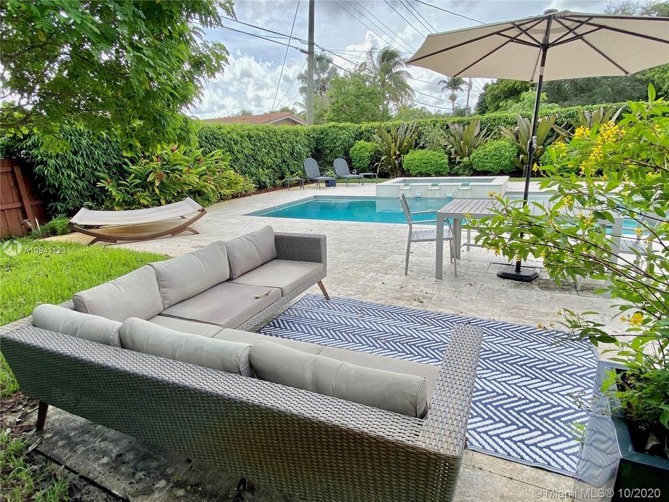 Recently Sold: $550,000 (4 beds, 2 baths, 2106 Square Feet)