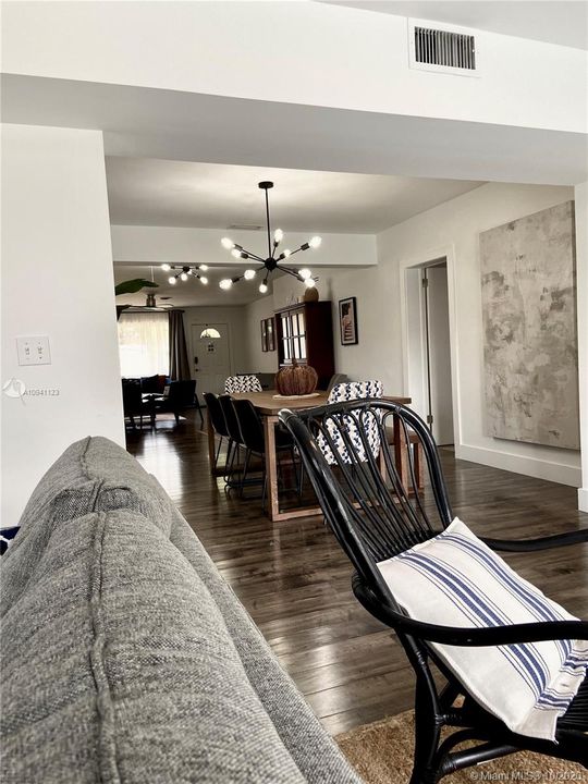 Recently Sold: $550,000 (4 beds, 2 baths, 2106 Square Feet)