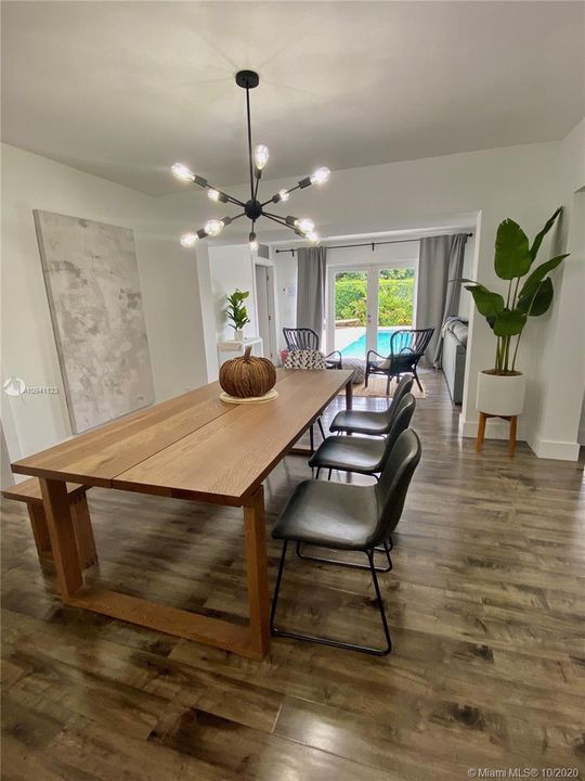 Recently Sold: $550,000 (4 beds, 2 baths, 2106 Square Feet)
