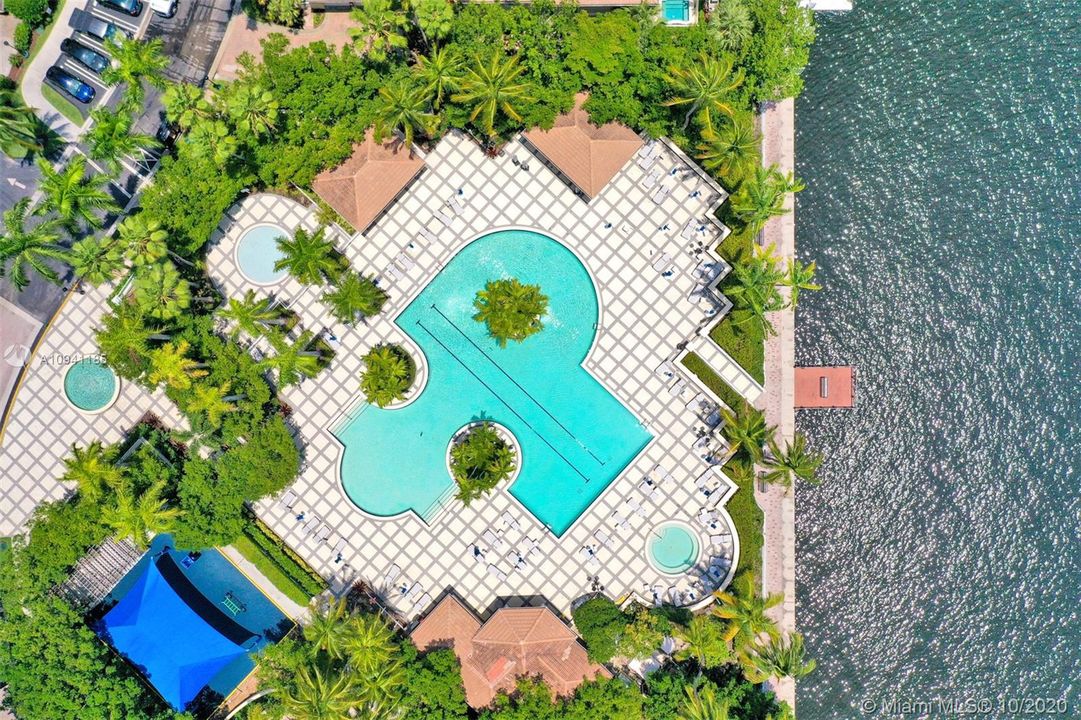 Vendido Recientemente: $775,000 (3 camas, 3 baños, 2970 Pies cuadrados)