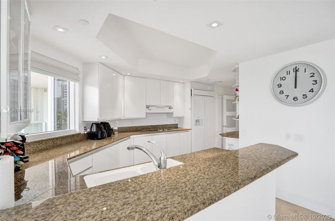 Vendido Recientemente: $775,000 (3 camas, 3 baños, 2970 Pies cuadrados)
