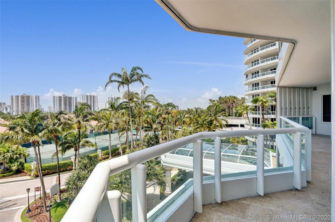 Vendido Recientemente: $775,000 (3 camas, 3 baños, 2970 Pies cuadrados)