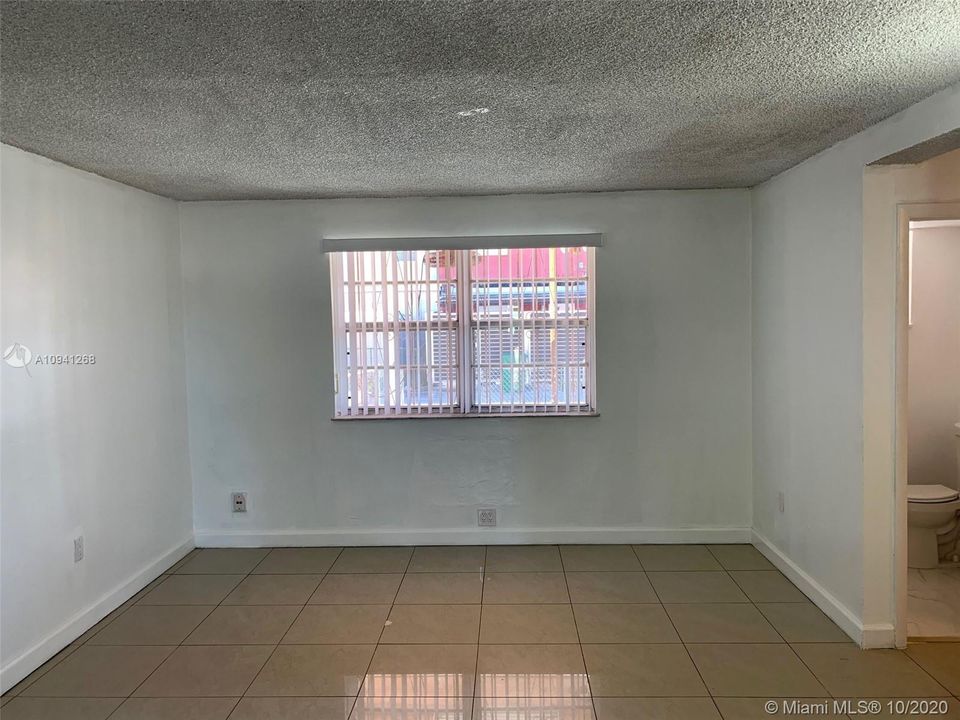 Vendido Recientemente: $220,000 (3 camas, 1 baños, 1058 Pies cuadrados)