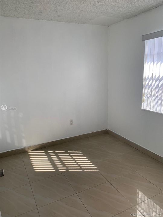 Vendido Recientemente: $220,000 (3 camas, 1 baños, 1058 Pies cuadrados)