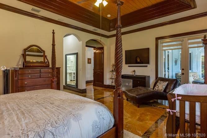 Vendido Recientemente: $734,900 (4 camas, 2 baños, 3623 Pies cuadrados)