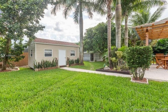 Vendido Recientemente: $734,900 (4 camas, 2 baños, 3623 Pies cuadrados)