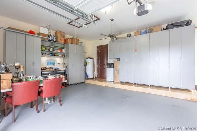 Vendido Recientemente: $734,900 (4 camas, 2 baños, 3623 Pies cuadrados)