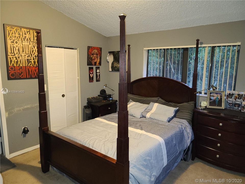 Recently Sold: $135,000 (1 beds, 1 baths, 682 Square Feet)
