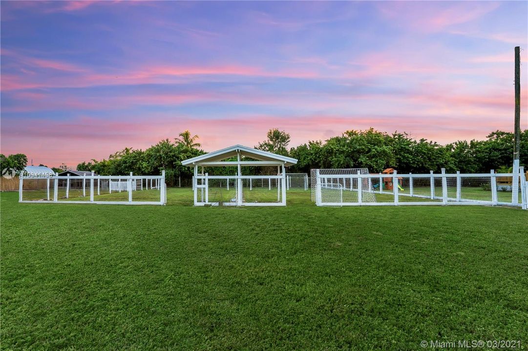 Recently Rented: $8,000 (4 beds, 2 baths, 2168 Square Feet)