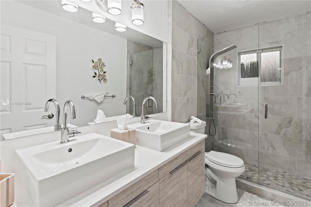 Recently Rented: $8,000 (4 beds, 2 baths, 2168 Square Feet)