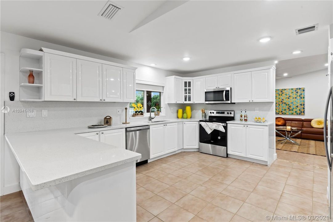 Recently Rented: $8,000 (4 beds, 2 baths, 2168 Square Feet)