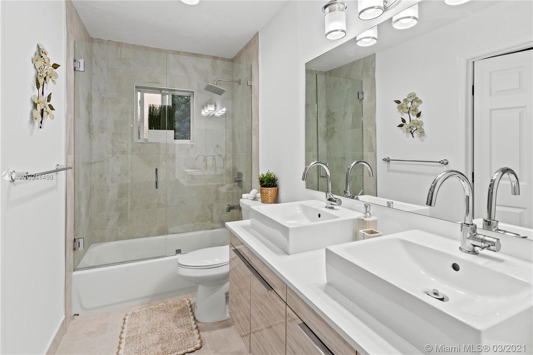 Recently Rented: $8,000 (4 beds, 2 baths, 2168 Square Feet)