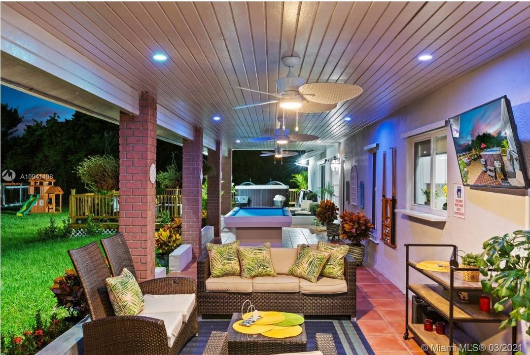 Recently Rented: $8,000 (4 beds, 2 baths, 2168 Square Feet)