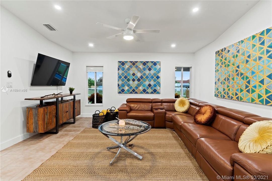 Recently Rented: $8,000 (4 beds, 2 baths, 2168 Square Feet)