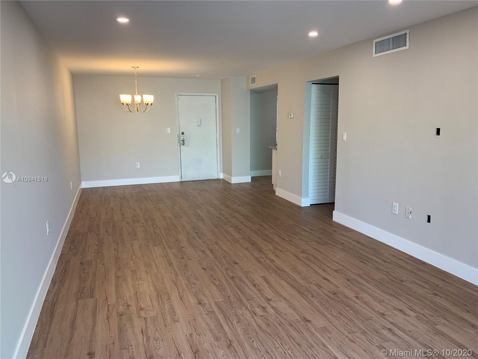 Recently Rented: $1,395 (1 beds, 1 baths, 672 Square Feet)