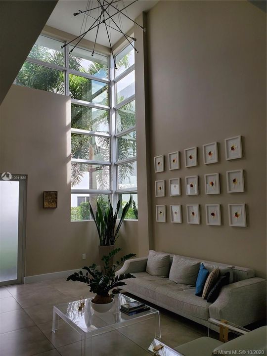 Recientemente alquilado: $6,000 (5 camas, 4 baños, 3292 Pies cuadrados)