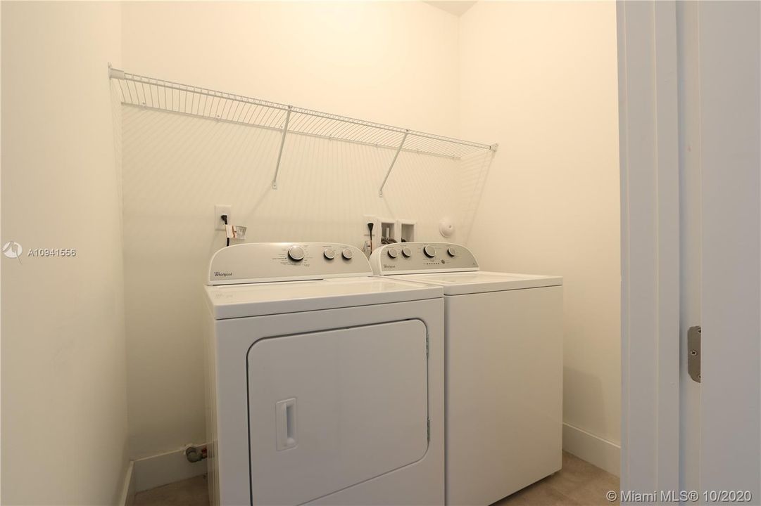 Recientemente alquilado: $6,000 (5 camas, 4 baños, 3292 Pies cuadrados)