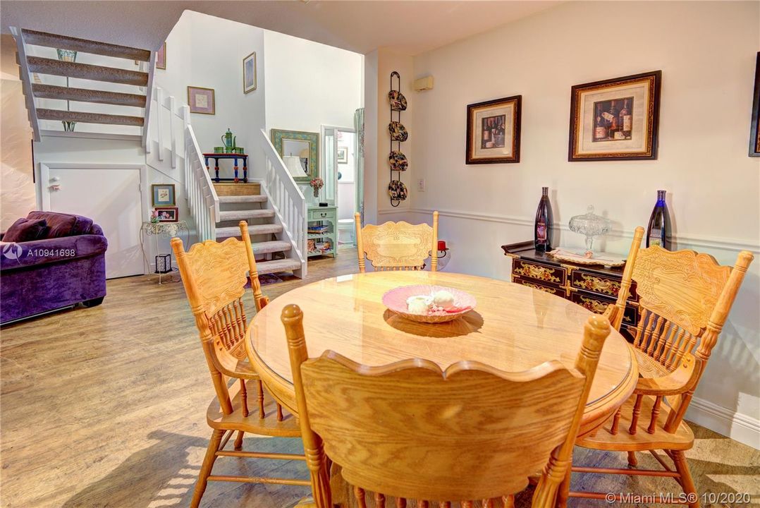 Recently Sold: $240,000 (3 beds, 2 baths, 1590 Square Feet)