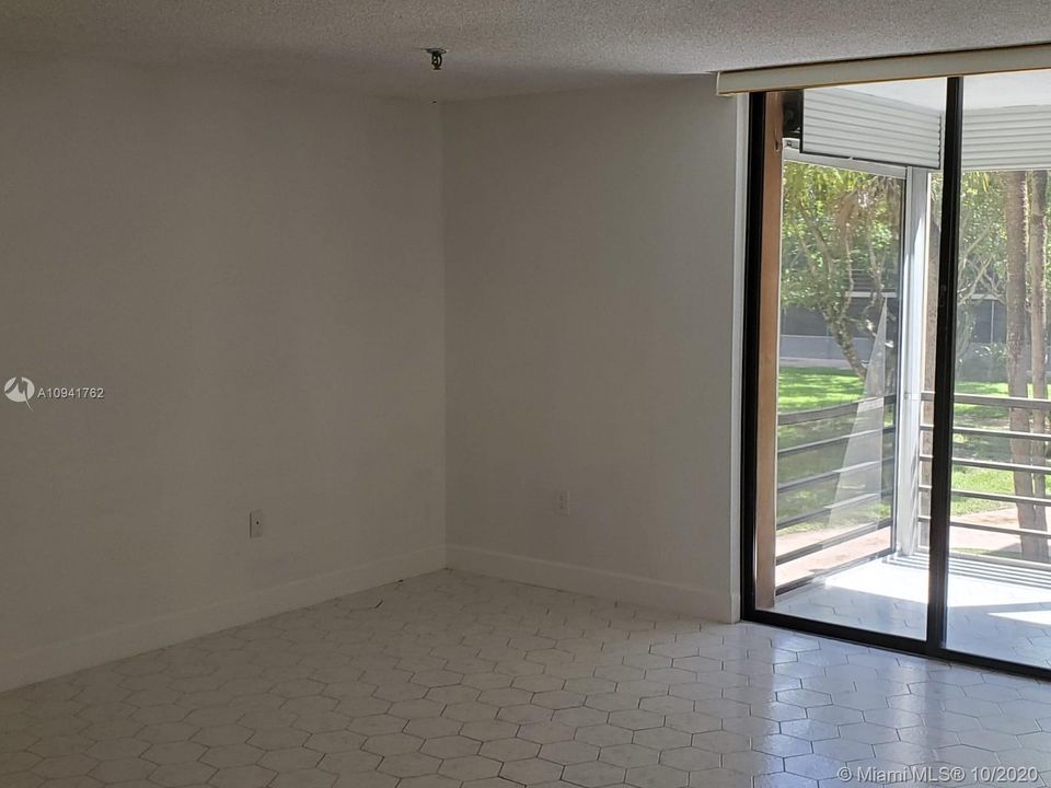 Vendido Recientemente: $129,900 (1 camas, 1 baños, 952 Pies cuadrados)