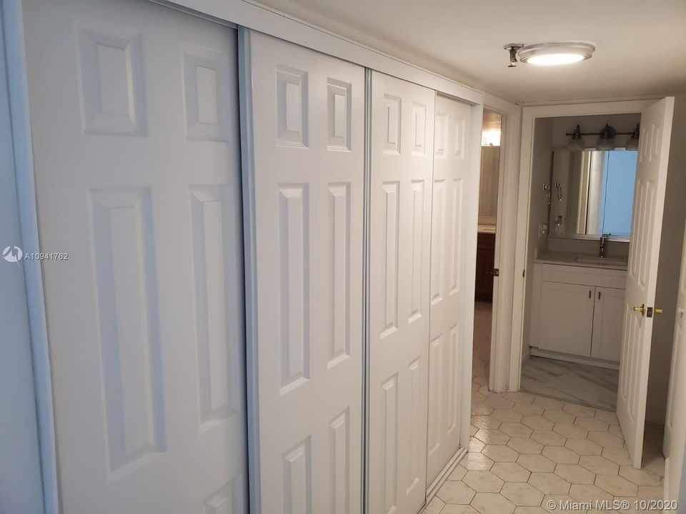 Vendido Recientemente: $129,900 (1 camas, 1 baños, 952 Pies cuadrados)