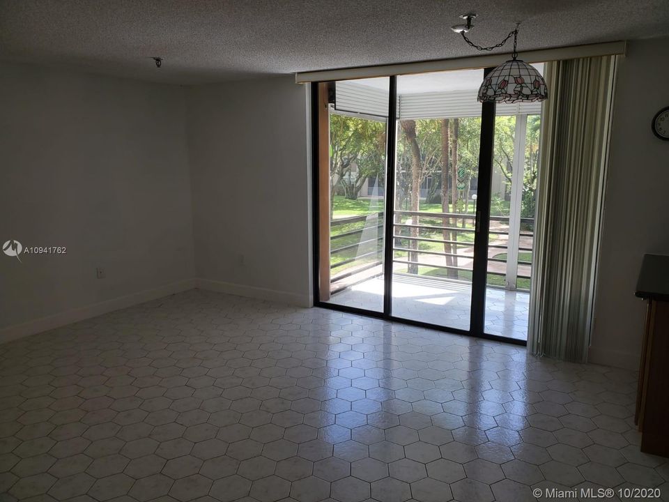 Vendido Recientemente: $129,900 (1 camas, 1 baños, 952 Pies cuadrados)