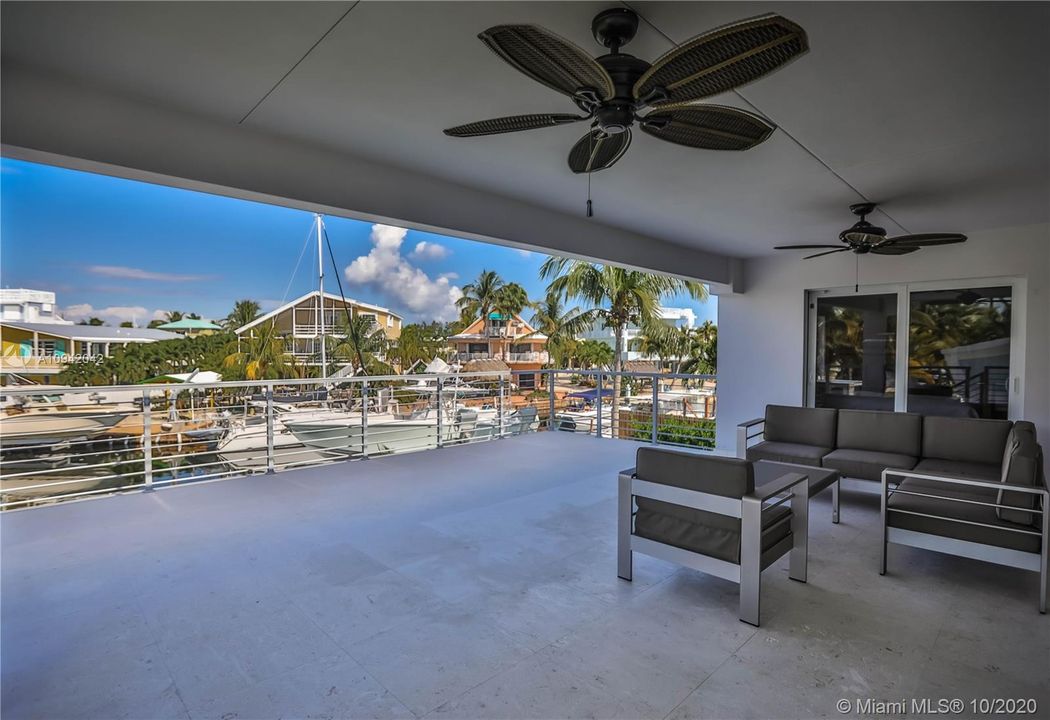 Recently Sold: $1,900,000 (4 beds, 3 baths, 3277 Square Feet)