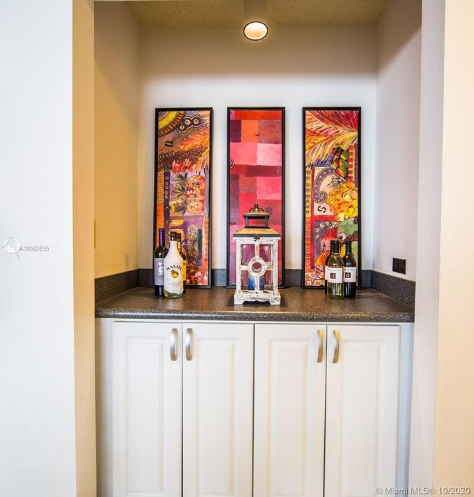Recently Sold: $585,000 (2 beds, 2 baths, 1435 Square Feet)