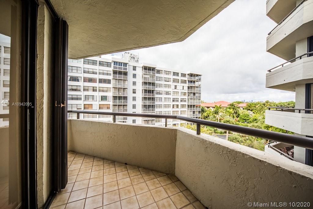 Recently Sold: $585,000 (2 beds, 2 baths, 1435 Square Feet)