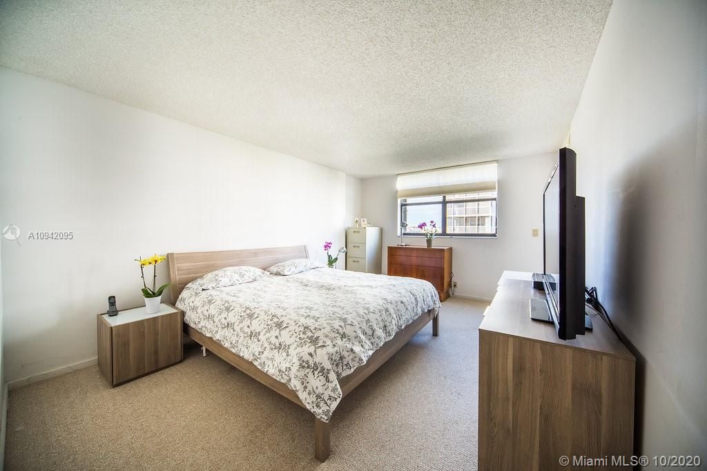 Recently Sold: $585,000 (2 beds, 2 baths, 1435 Square Feet)